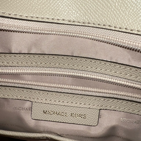 AUTHENTIC Michael Kors Purse - Picture 2 of 2